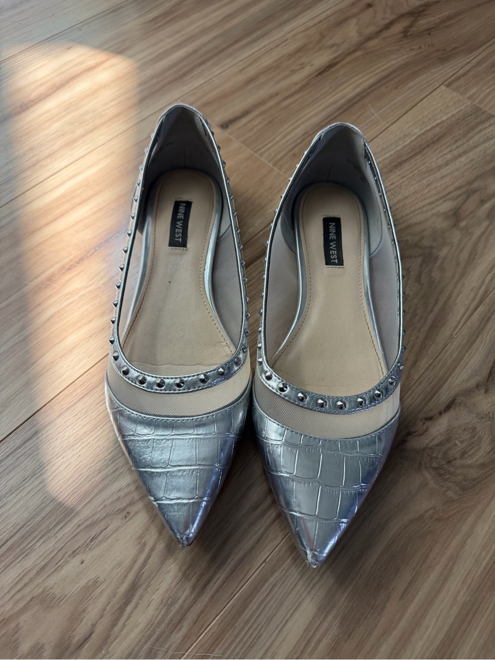 Nine West Silver Pointed Toe Croc-Textured Stud Flats 7.5